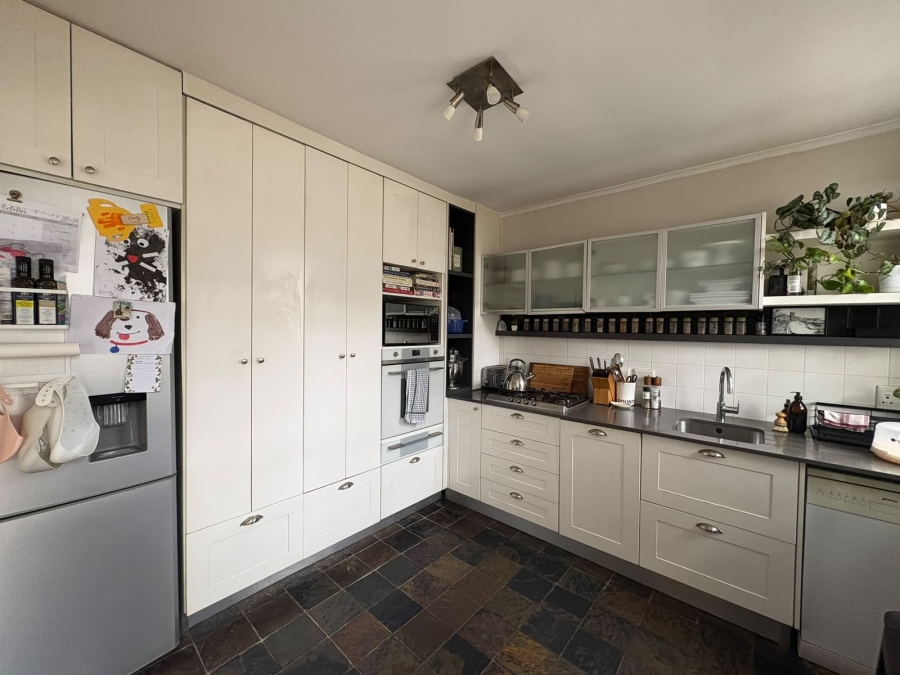 2 Bedroom Property for Sale in Harfield Village Western Cape